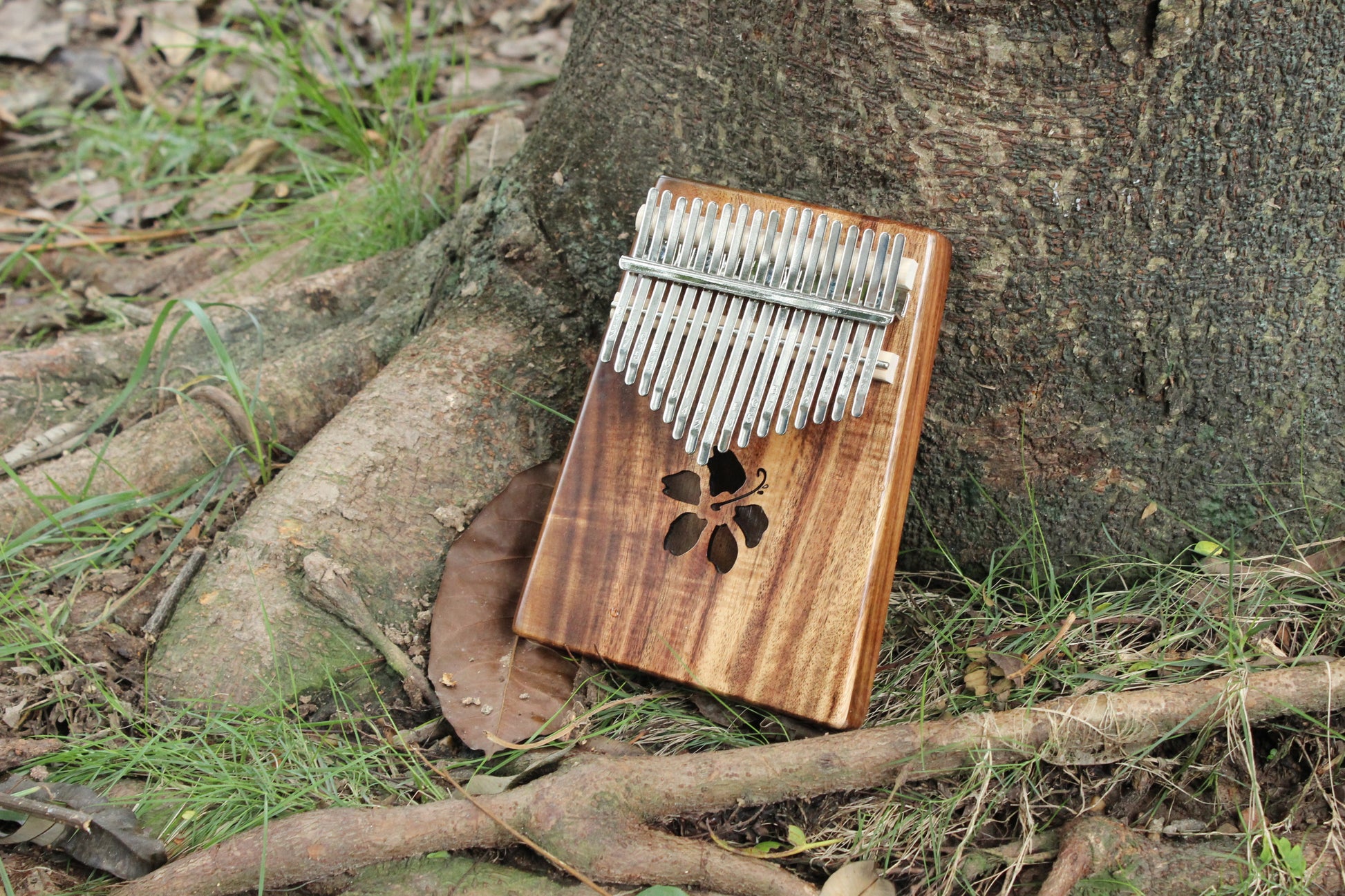 Kalena 17 key Solid Acacia Kalimba (hibiscus) with Gig Bag - Kalena Instruments